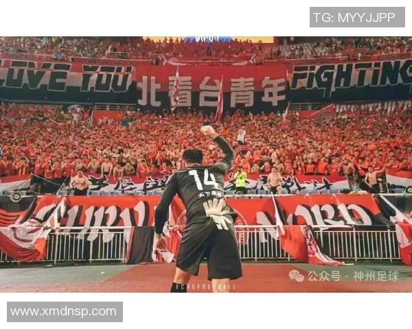 球星引领风潮，野球场上演足球梦想的华丽对决